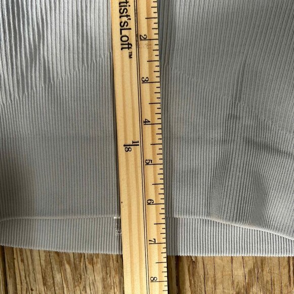 OQQ Women's Crop Top Ribbed Seamless Workout Exercise Long Sleeve Crop Medium - Picture 7 of 9